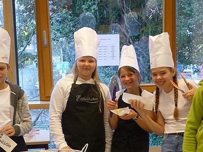 Seit nun fast 50 Jahren initiieren und unterstützen die Schüler, Eltern und Lehrer des Erzbischöflichen St. Ursula-Gymnasiums in Kooperation mit der Andheri-Hilfe Bonn e.V.