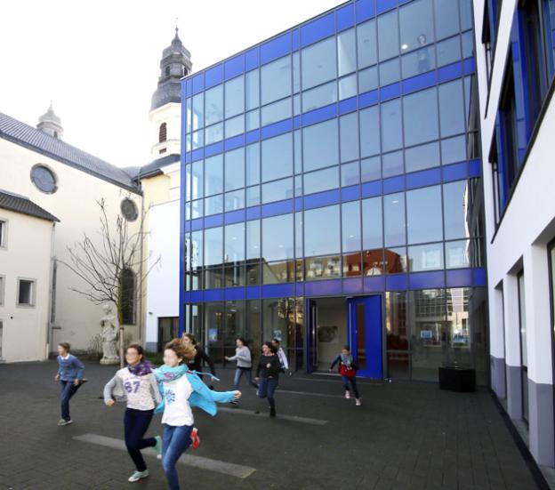 Erzb. Ursulinen-Realschule  Leiterin:  RSR' i. K. Monika Schäfers