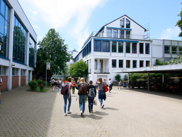 Erzb. St. Angela-Gymnasium| Leiter:  OStD i. K. Werner Klemp