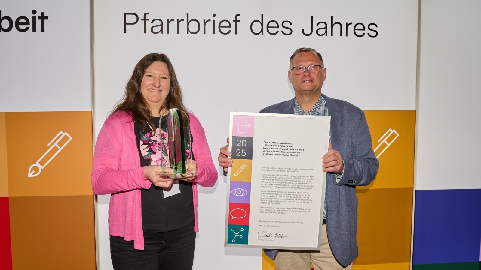Die Preisträgerinnen und Preisträger des Wettbewerbs 'Pfarrbrief des Jahres 2024' 
; Redaktion WIR; Redaktion Civitas; Redaktion Wir am Rhein