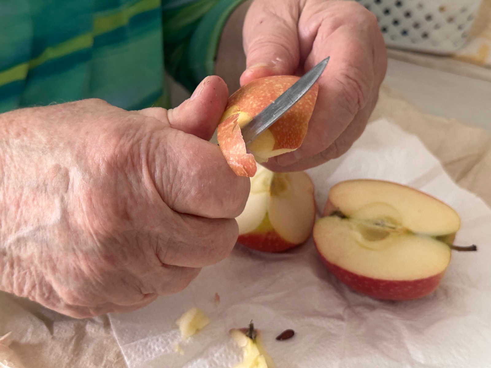 Äpfel schälen