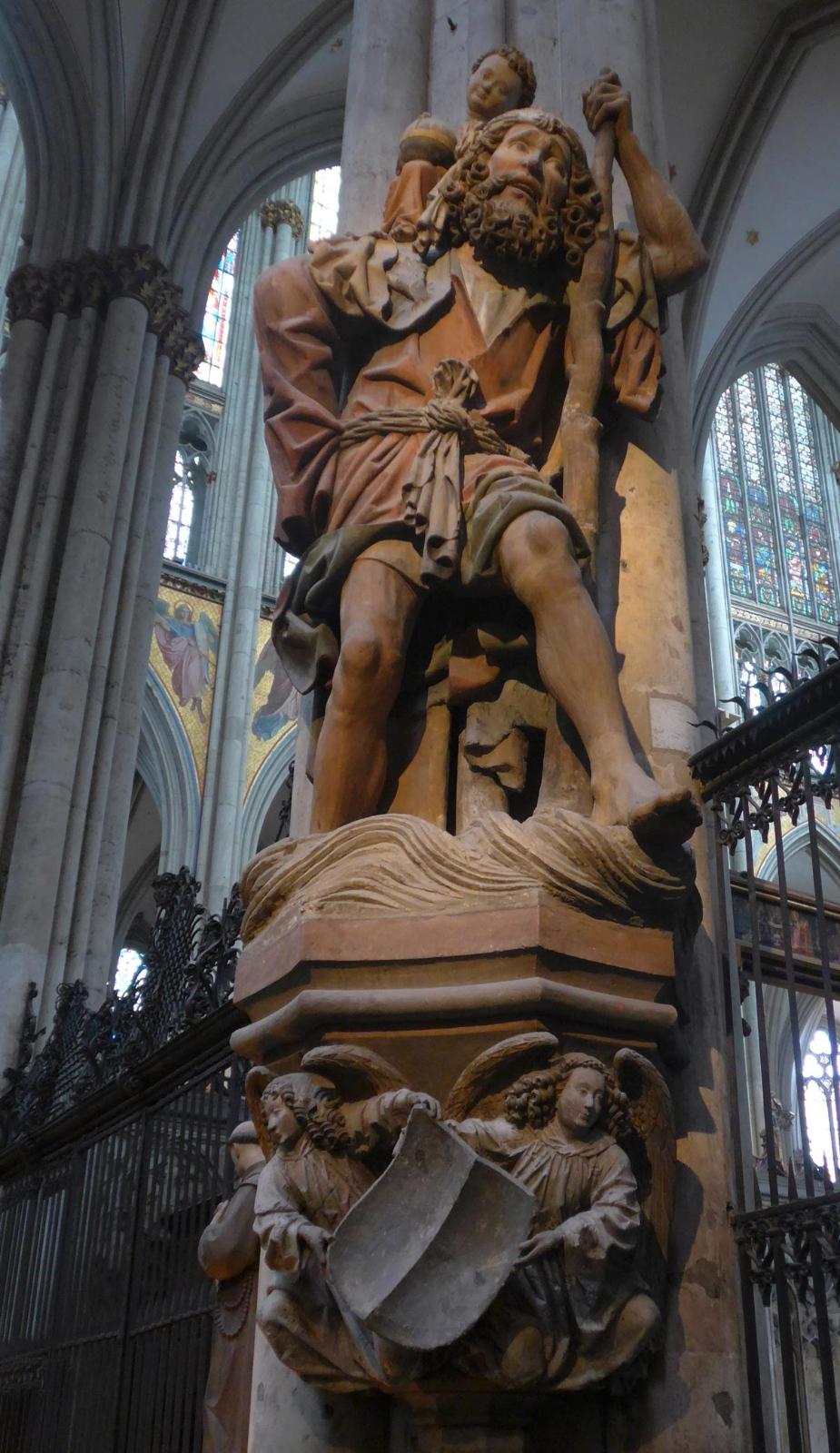 Monumentale Statue des hl. Christophorus im Kölner Dom