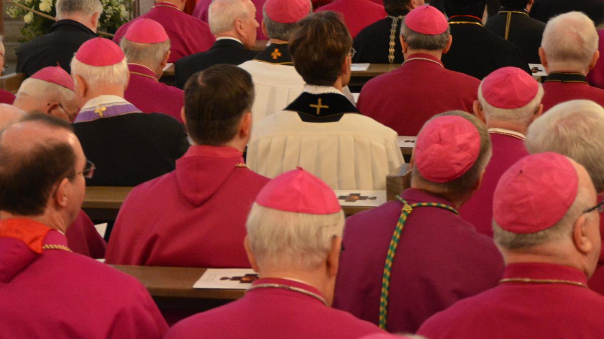 Amtsbezeichnungen, Ehrentitel und Anreden in der katholischen Kirche