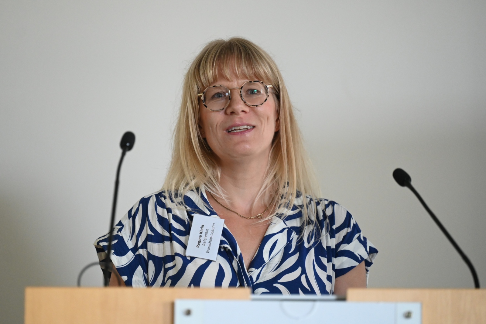 Regina Klein in ihrem Vortrag zur schulischen Krisenintervention