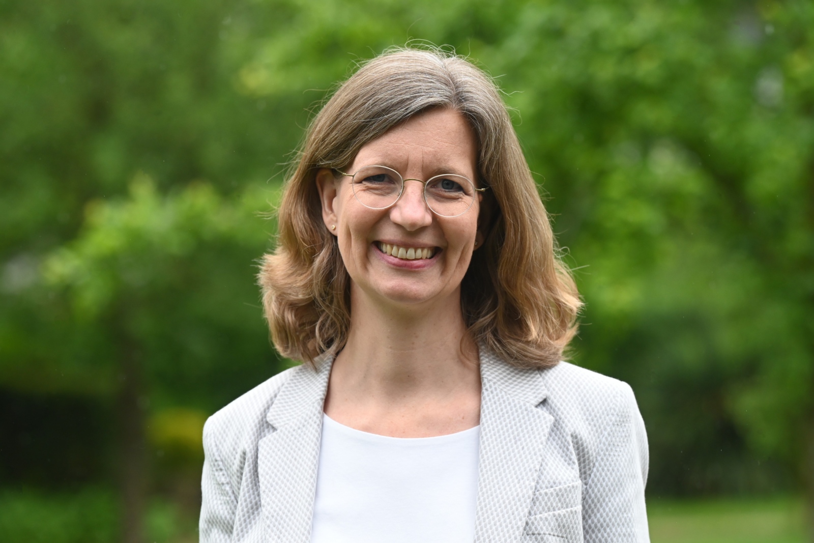 Dr. Cornelia Möres