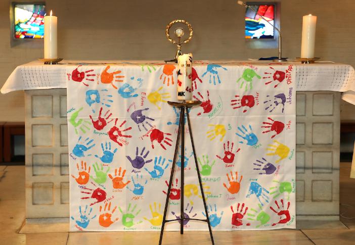 Dekoration Von Getauften Personen Erstkommunionsfeier