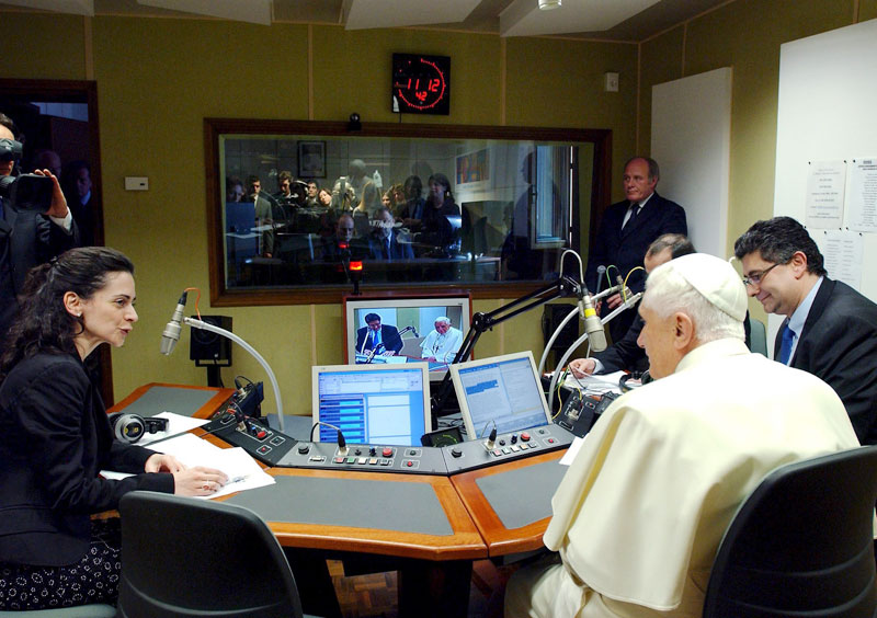 "On air" mit der Stimme des Papstes