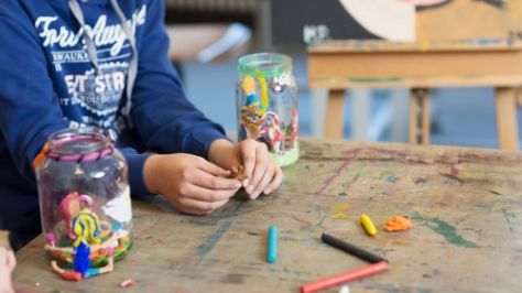 Kinder_basten und malen