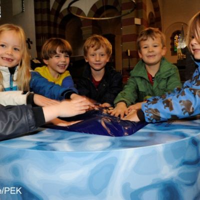 Kinder in der Ausstellung