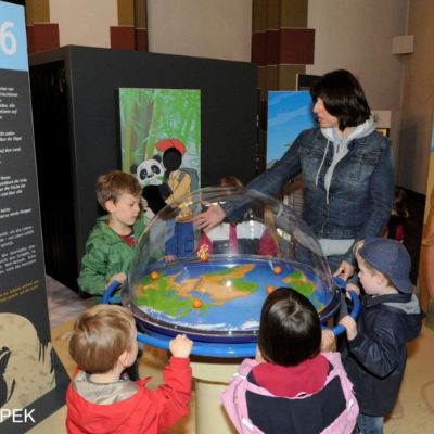 Kinder in der Ausstellung