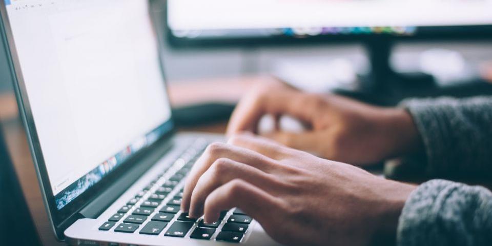 Arbeiten am Laptop